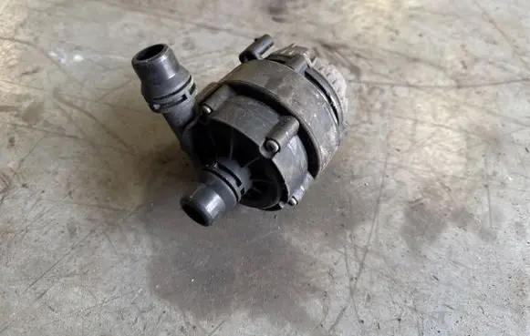 BMW 7 G11 G12 Electric auxiliary coolant/water pump 8638238