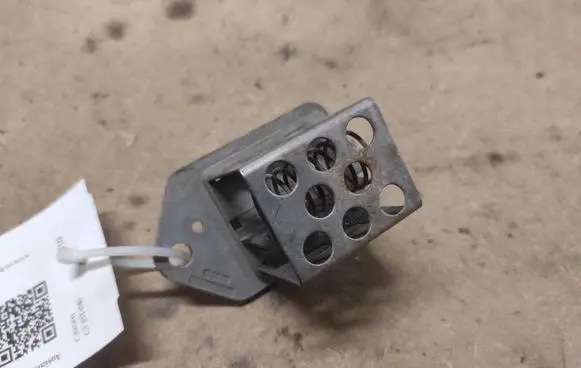 Citroen C5 Coolant fan relay 9641212580