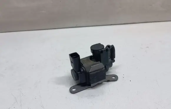 Porsche Cayenne (92A) Turbo solenoid valve 059906609B