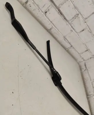 Mercedes-Benz E W211 Front wiper blade arm A2118201144