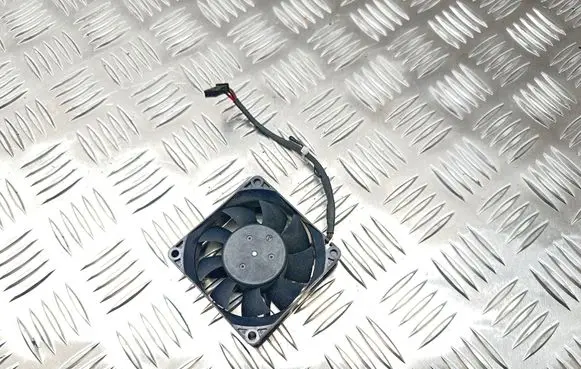 BMW 5 F10 F11 Engine control unit/module fan 6983075