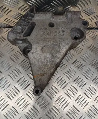 Volkswagen PASSAT B6 Engine mounting bracket 03G199207A
