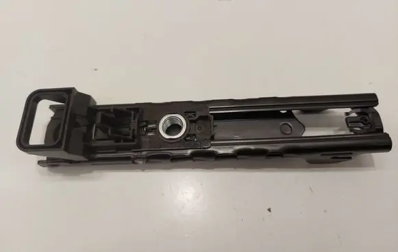 Volkswagen PASSAT B8 Seat belt height adjuster 4M0857819