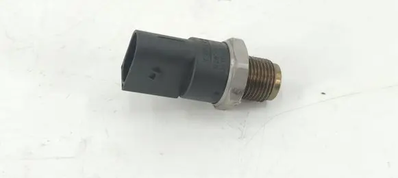 Mercedes-Benz C W203 Fuel main line pipe 0281002504