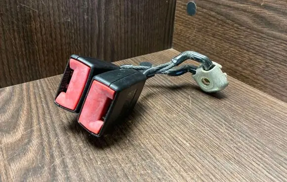 Volkswagen Polo Rear seatbelt buckle 6Q0857488C