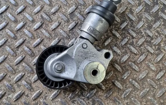 Mazda CX-5 II Generator/alternator belt tensioner PE0315980K0255 F56989710