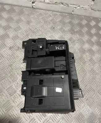 BMW 3 F30 F35 F31 Battery box tray cover/lid 7239176