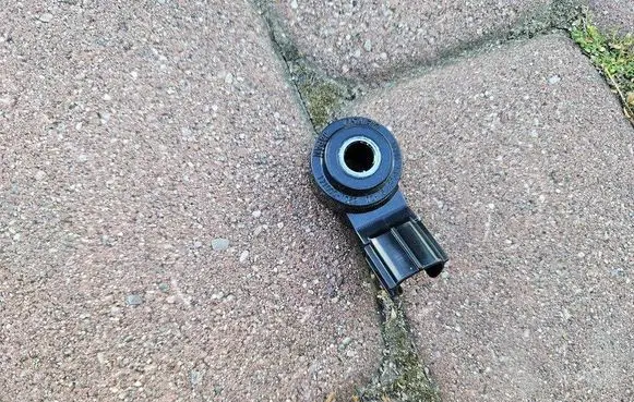 Toyota Camry VIII XV70 Detonation knock sensor 171000-1052-