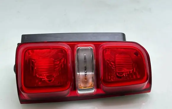 Peugeot Traveller Rear/tail lights 9808243080