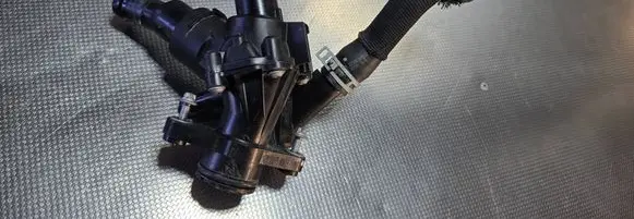Mercedes-Benz A W177 AMG Thermostat/thermostat housing A2602002600