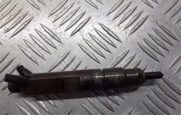 Audi A4 S4 B5 8D Fuel injector 028130201J