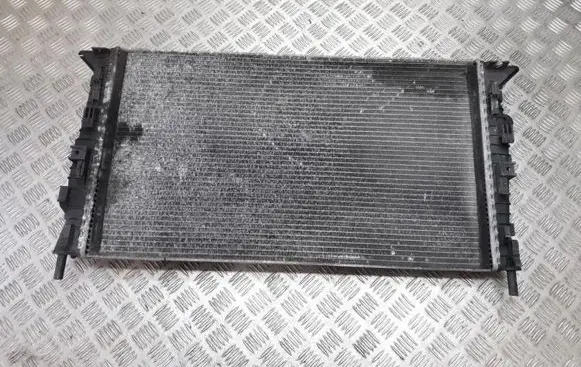Ford Focus Coolant radiator 3M5H8005TL