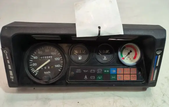 Land Rover Defender Speedometer (instrument cluster)