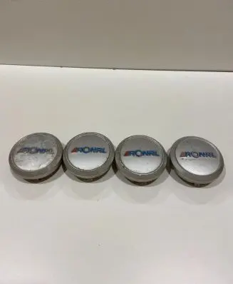 Volkswagen Golf I Original wheel cap 0352