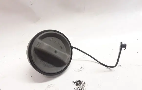 Toyota Corolla E120 E130 Fuel tank filler cap NOCODE