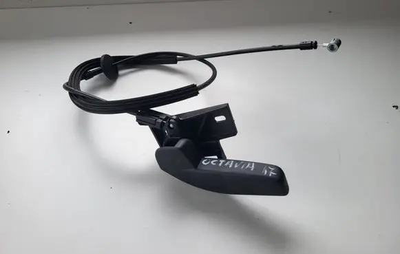 Skoda Octavia Mk3 (5E) Engine bonnet (hood) release handle