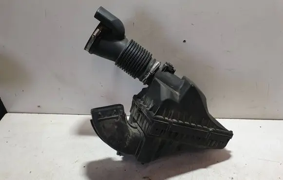 Jaguar XJL Air filter box AW939R504AA