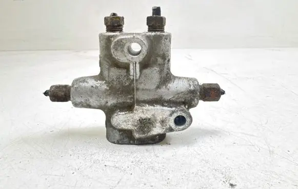 Toyota Avensis T250 Brake power pressure regulator 