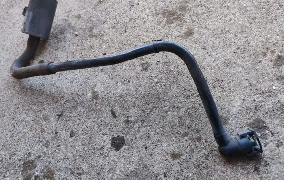 Chrysler 300 - 300C Fuel line pipe