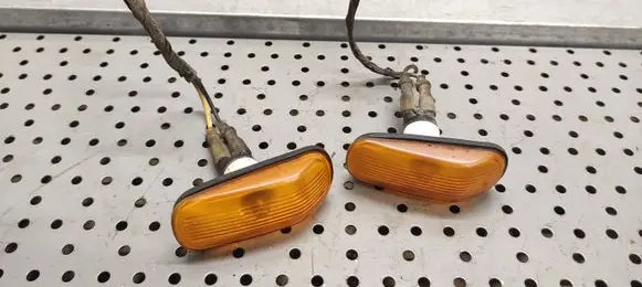 Saab 9-5 Front fender indicator light 015D 647