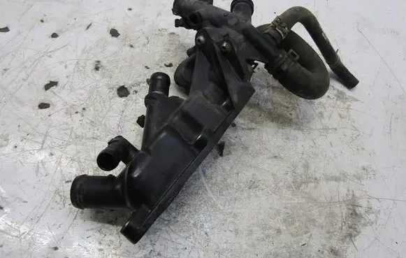 Renault Megane IV Thermostat housing 110601560R