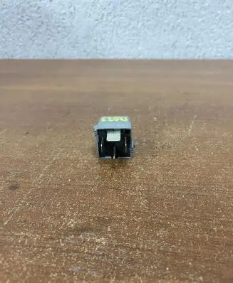 Mercedes-Benz E A207 Other relay 4RA00779310 A0025428719