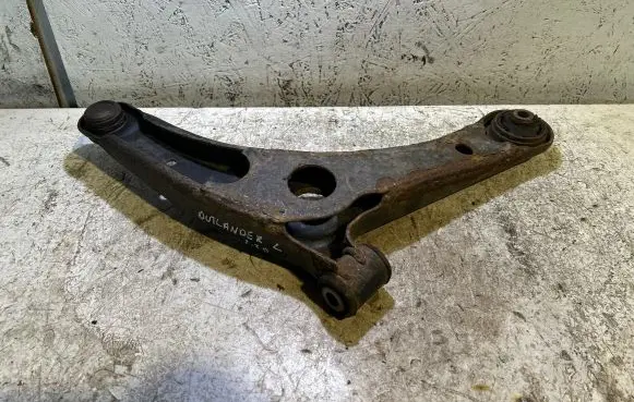Mitsubishi Outlander Front lower control arm/wishbone