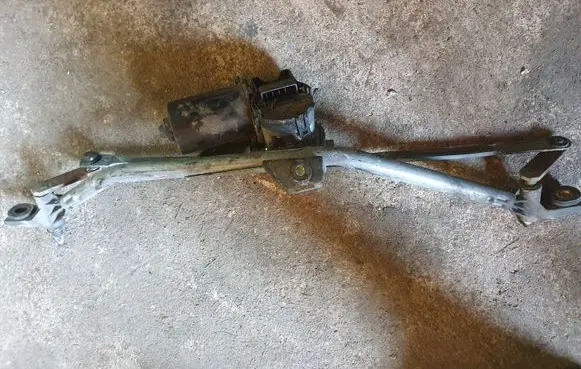 Audi A6 S6 C5 4B Front wiper linkage and motor