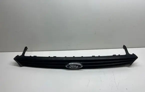 Ford Focus Front grill 98AB8200A A31042