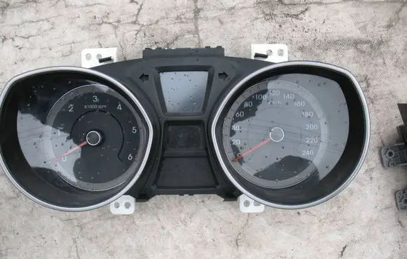 Hyundai i30 Speedometer (instrument cluster) 94003-A6513