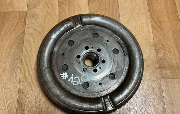 Volkswagen PASSAT B6 Flywheel 