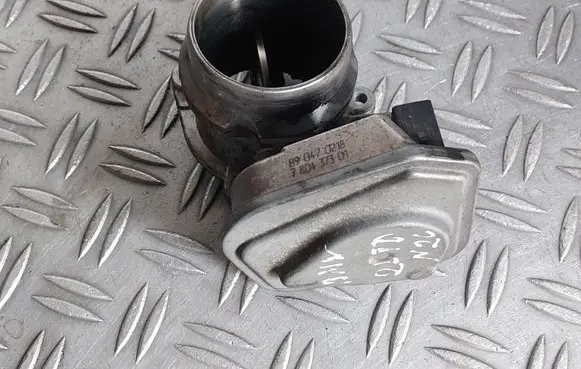 BMW 1 E81 E87 Throttle valve 780437301