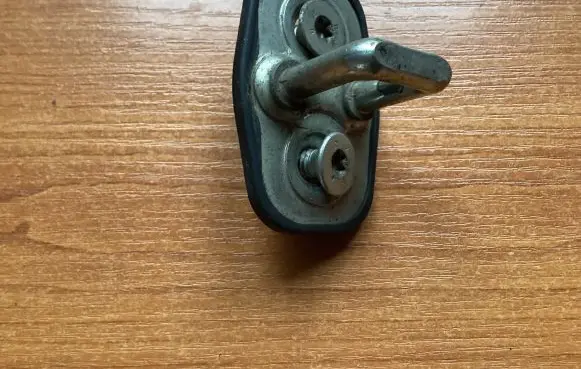 Peugeot 308 Rear door lock loop/hook striker 9655466380