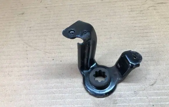 Suzuki Vitara (LY) Radiator mount bracket