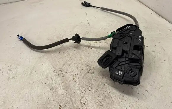 Audi Q3 F3 Rear door lock 83A839015 83A839015B