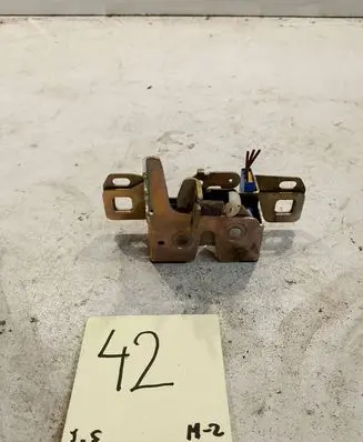 Ford Mondeo Mk III Tailgate/trunk/boot lock/catch/latch 3S71A43102AC