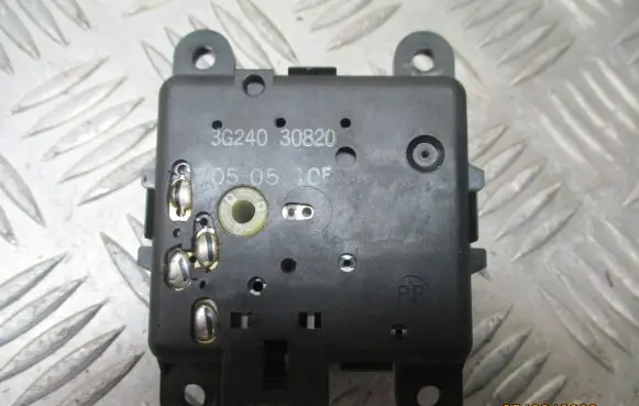 Nissan Almera N16 A/C air flow flap actuator/motor 3G24030820
