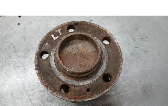 Volvo V70 Rear wheel bearing hub 