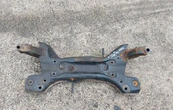 Volkswagen Polo IV 9N3 Front subframe