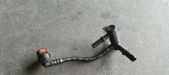 Ford Galaxy Fuel line pipe 060174