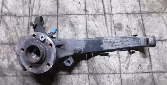 Volkswagen Touareg I Front wheel hub spindle knuckle 7L6407258A
