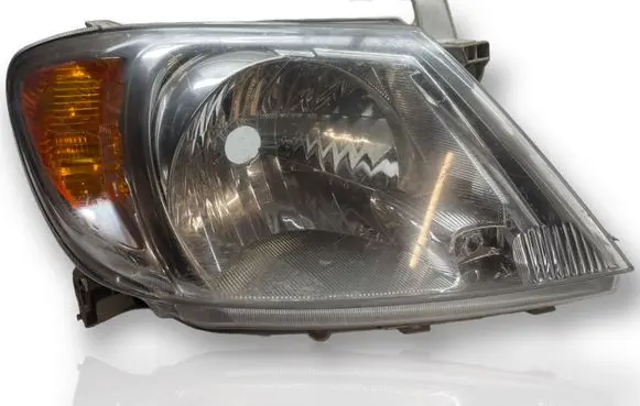 Toyota Hilux (AN10, AN20, AN30) Headlight/headlamp 811100K070 E131368