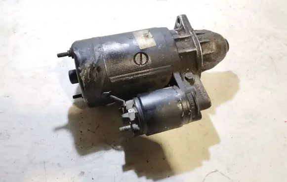 BMW 5 E28 Starter motor 1005823