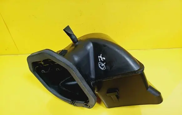 Audi Q7 4L Air intake duct part 7L0819049