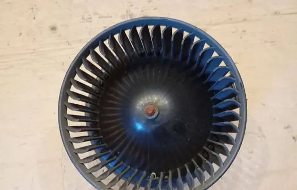 Ford Fiesta Heater fan/blower VP8E2H18456AA 0130115551