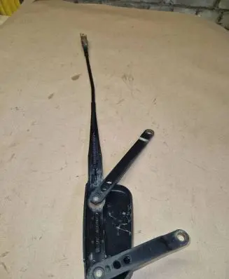 Mercedes-Benz GL X164 Front wiper blade arm A1648200640