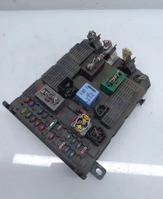 Citroen C5 Fuse module 9649301780