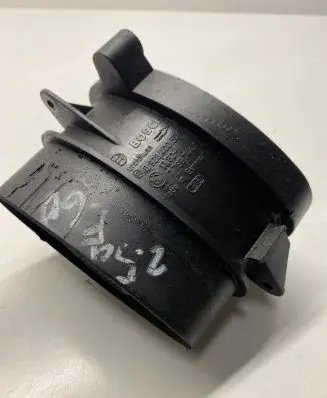 BMW 5 E60 E61 Mass air flow meter 7788744 1362 0928400504