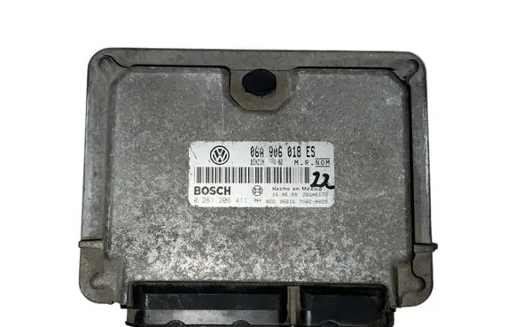 Volkswagen Jetta IV Engine control unit/module 06A906018ES 0261206411 26SA6173