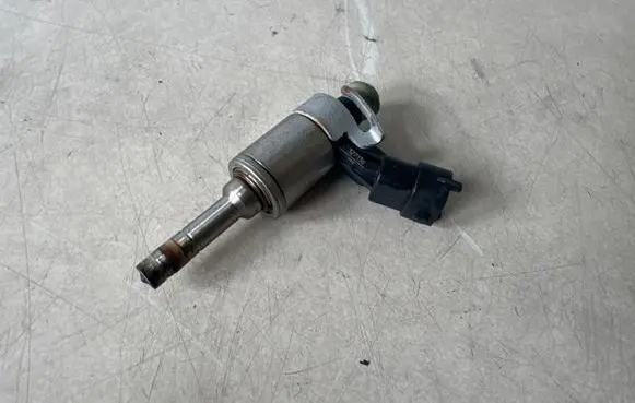Maserati Ghibli Fuel injector 0261500428 327136
